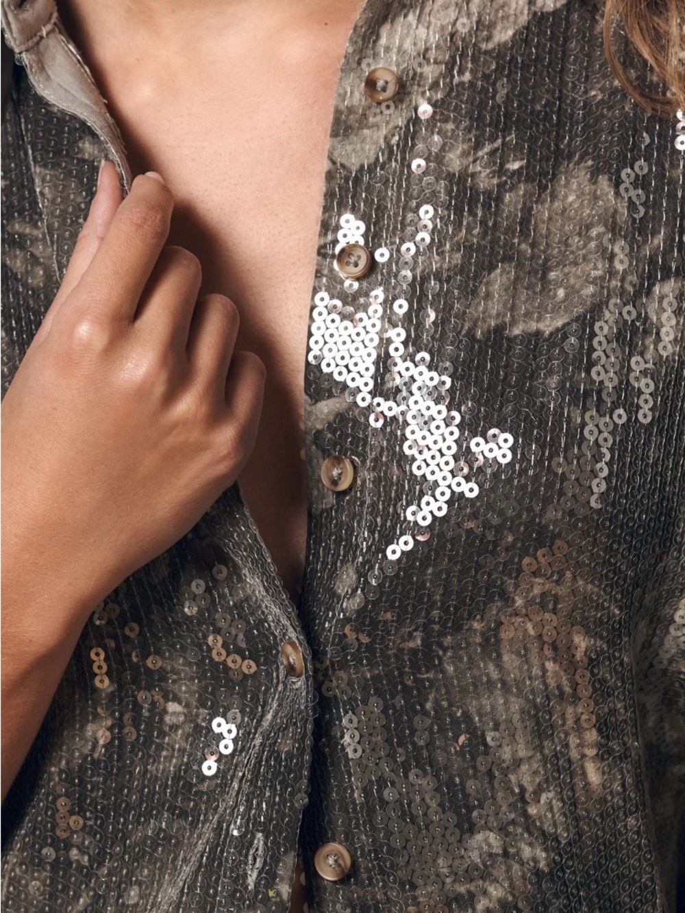 Pilcro (Anthropologie brand) short-sleeve sequin buttondown blouse-new w/out tag - Picture 4 of 9